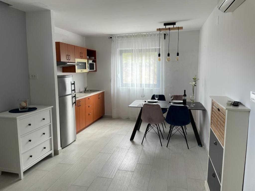 Apartments Villa Joy Podgora Quarto foto